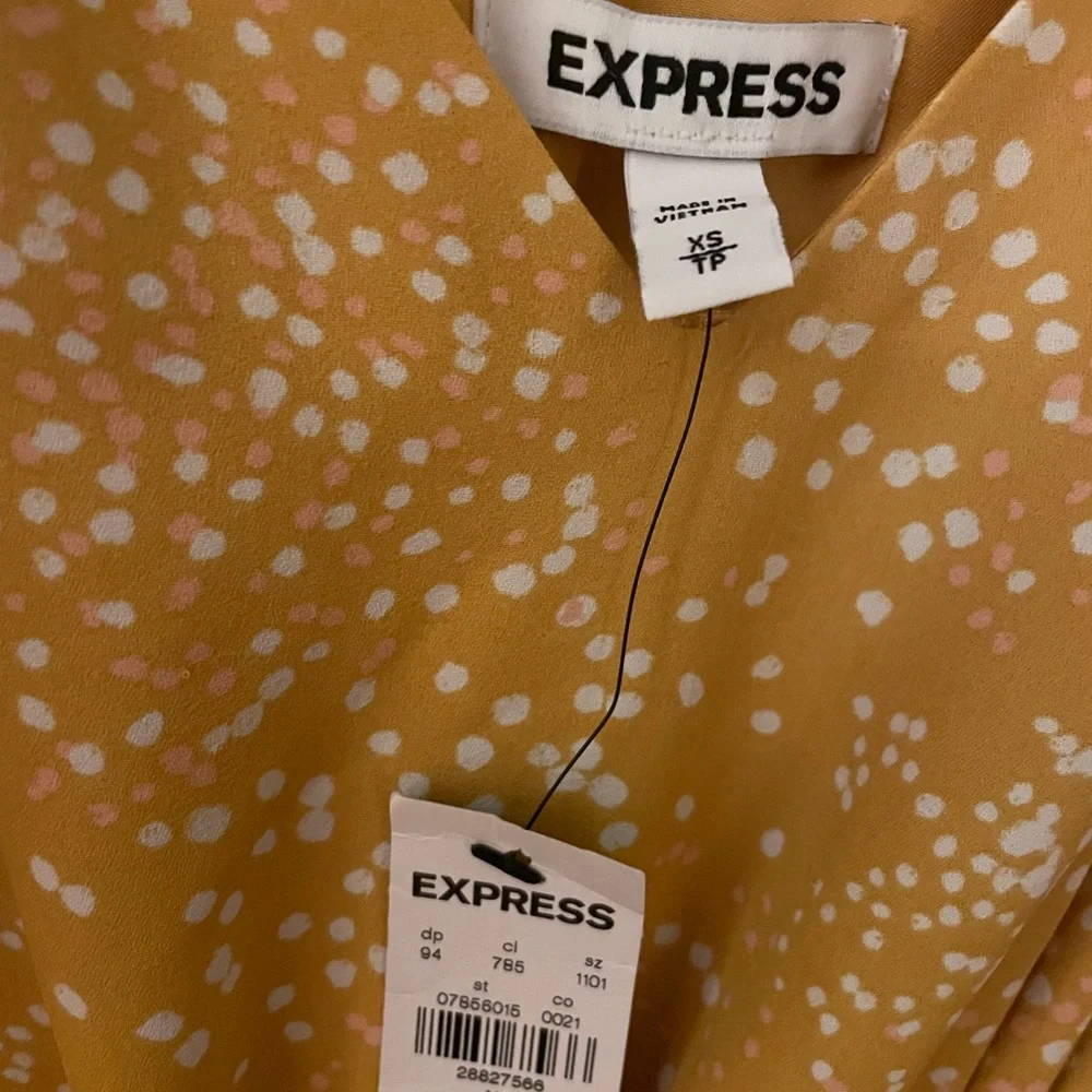 Express Printed Ruffle Sleeve Maxi Dress in Yellow - Picture 4 of 7